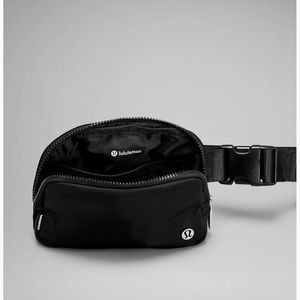 lululemon black fanny pack nwt